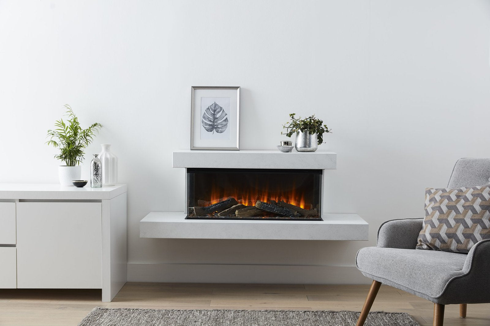 Brockenhurst-White-FaceOn-CloseUp-scaled