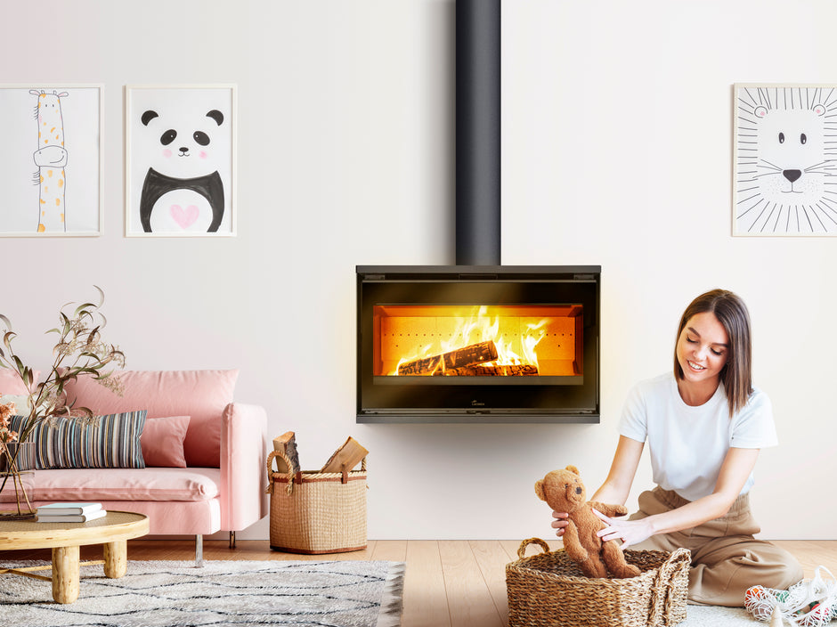 Lacunza PARIS 800 Mural, steel wood-burning hanging stove, black color, with straight glass
