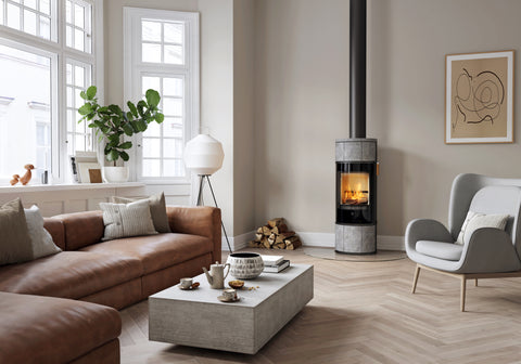 Plieninė krosnelė SCAN 84-5 MODERN SS BP, su muilo akmens apdaila, pajungimas iš galo