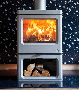 Plieninė krosnelė Charnwood Skye E 700, automatinis valdymas, juodos spalvos